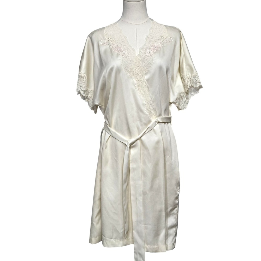 Sara Beth Robe Womens Medium‎ Ivory Satin Lace Trim Floral Embroidered Belted